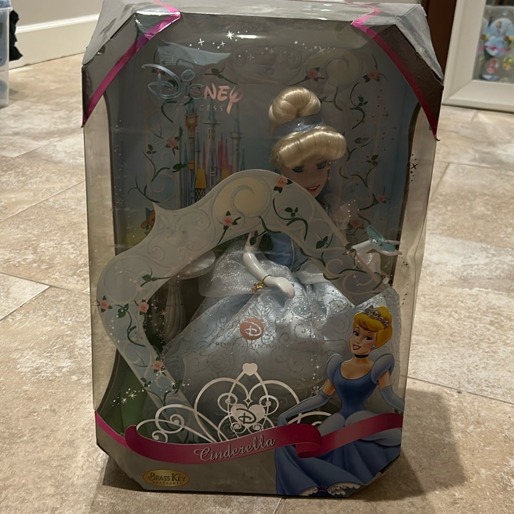 Cinderella Porcelain Doll Rare 2007! Unopened box!